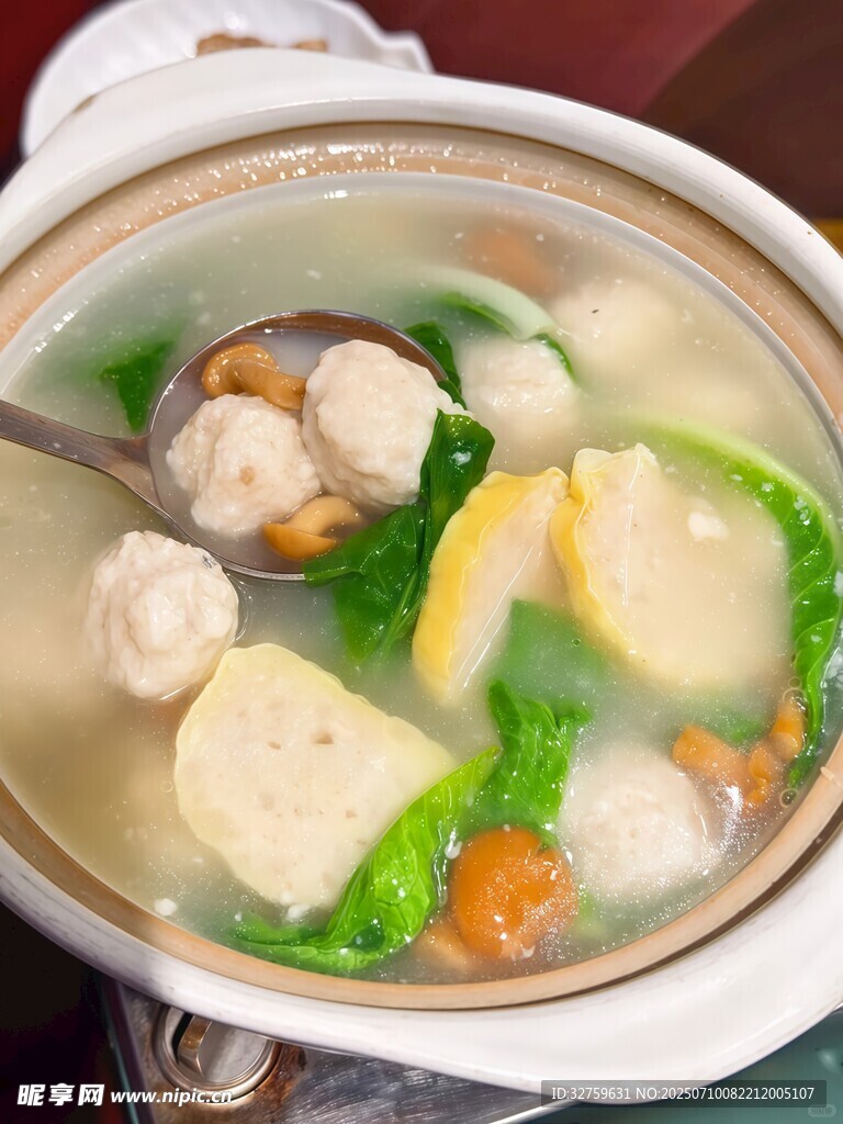 鮮美丸子蔬菜湯