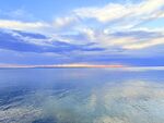 海邊絕美天空與平靜海面