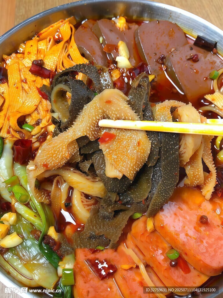 美味豐富的特色麻辣香鍋毛血旺