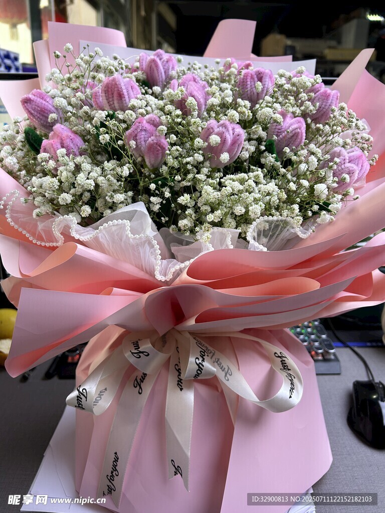 粉色系精美扭扭棒花束