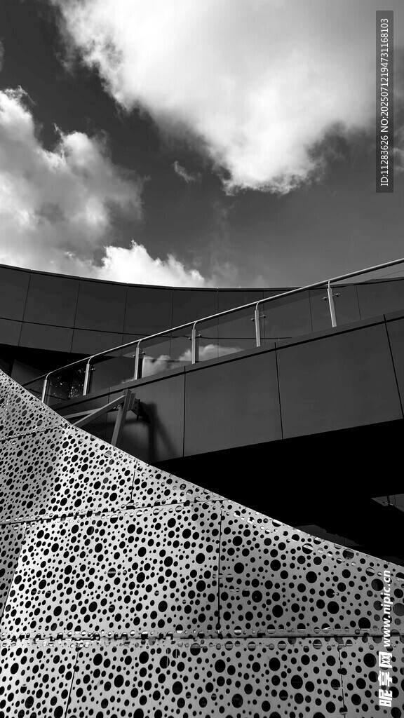 現(xiàn)代鏤空建筑外觀設(shè)計