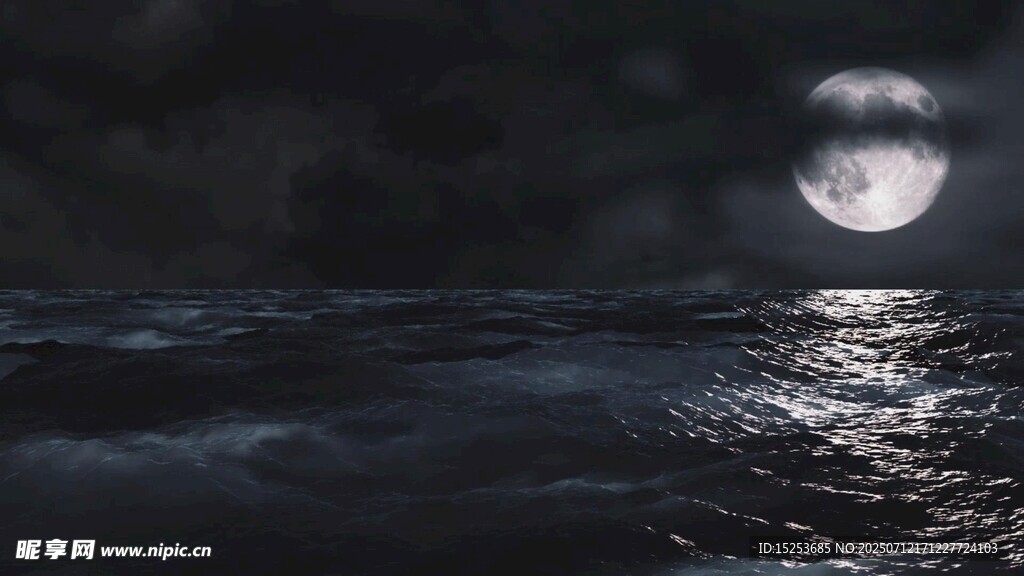 月夜下的靜謐海面