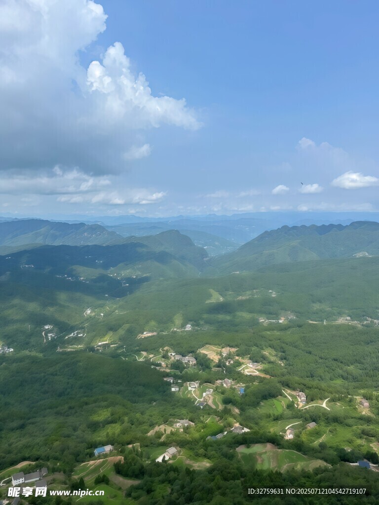 俯瞰青山綠野美景