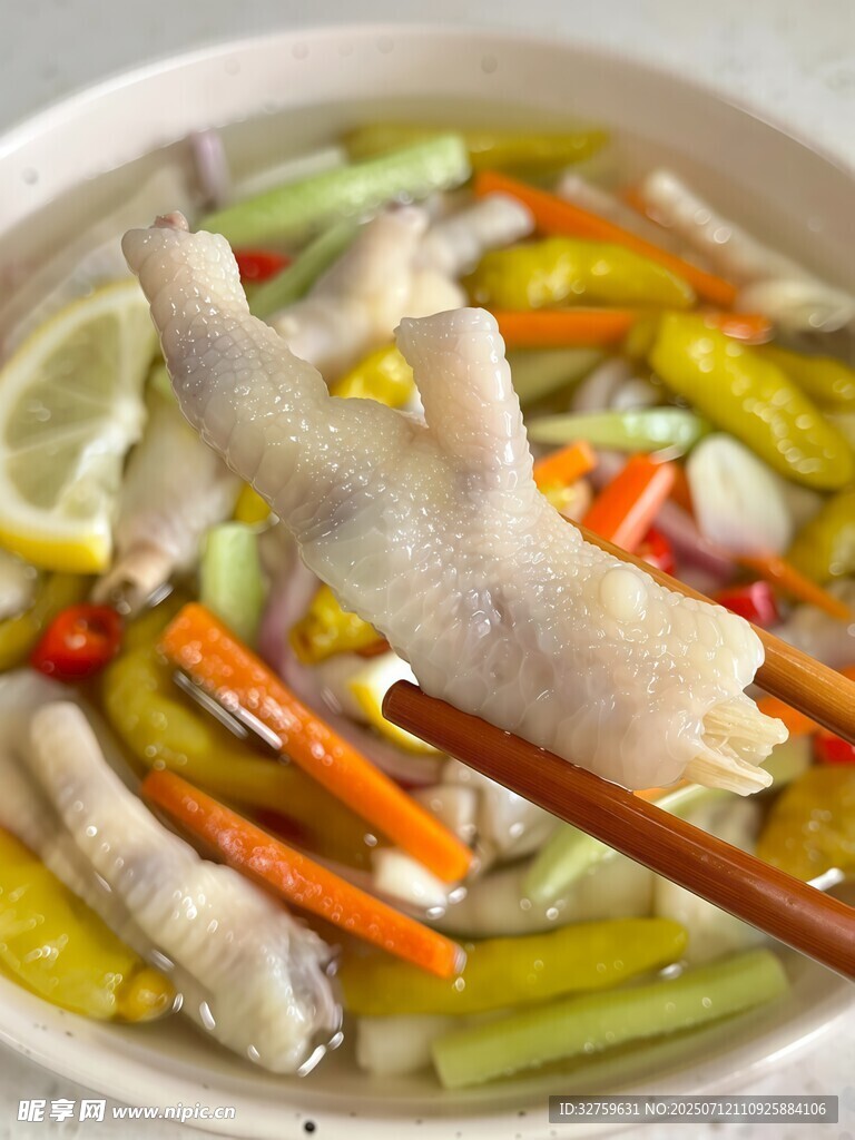 酸辣鳳爪蔬菜湯