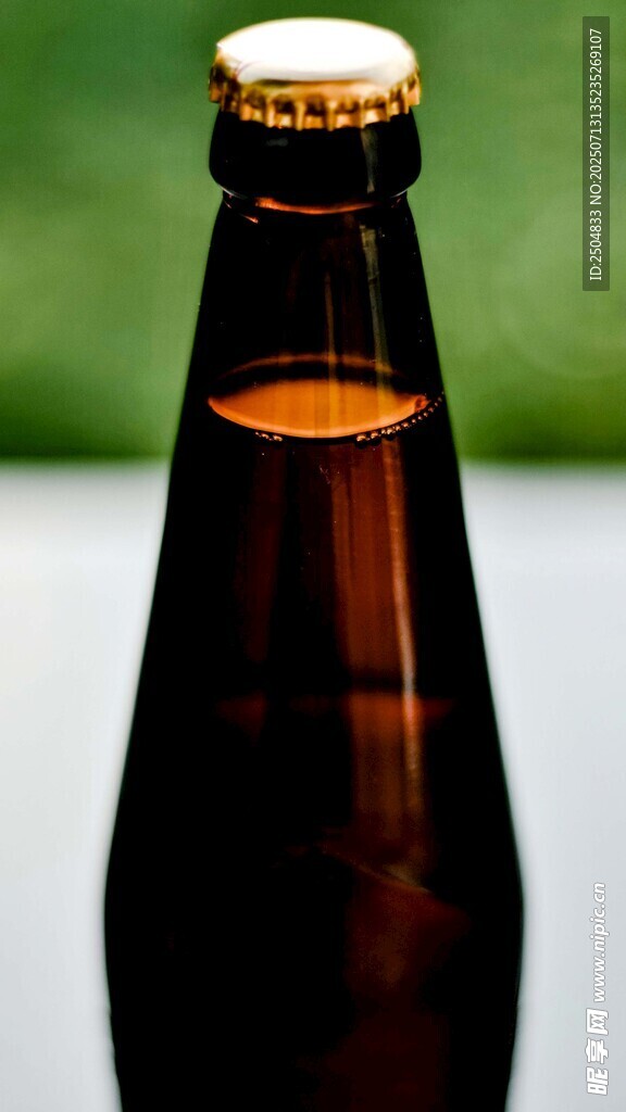 棕色啤酒瓶特寫