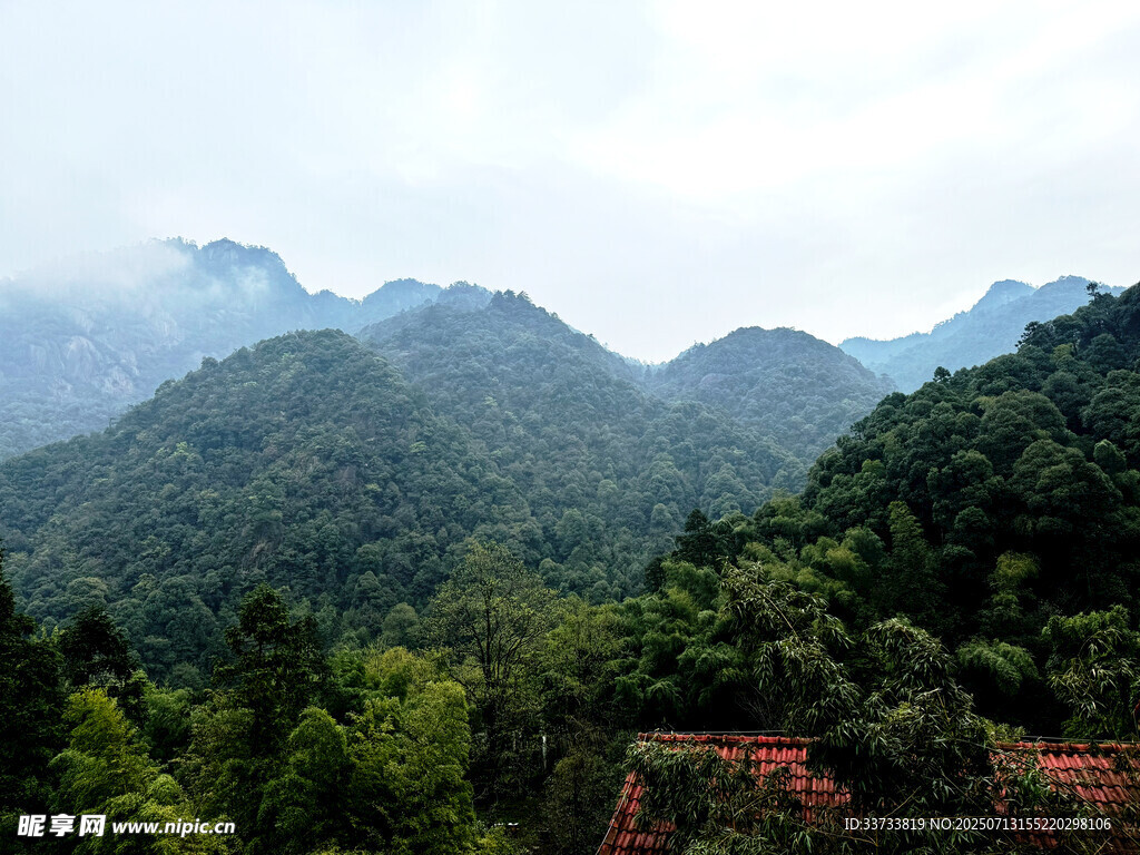 黃山 青山翠谷間的朦朧美景