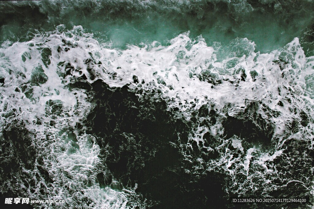 洶涌海浪