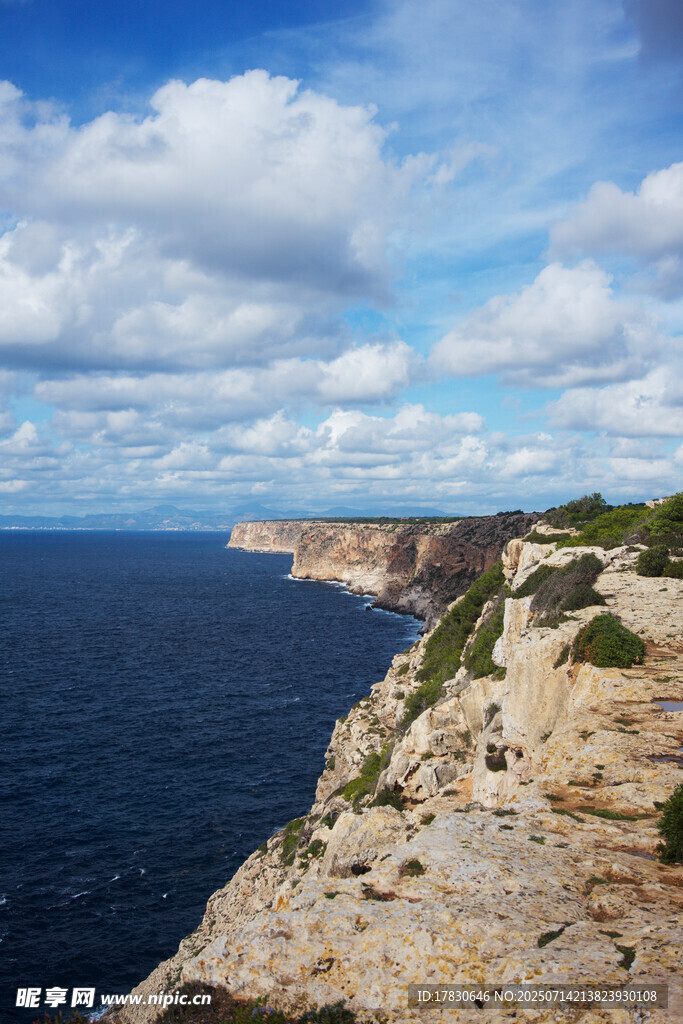 海邊懸崖美景