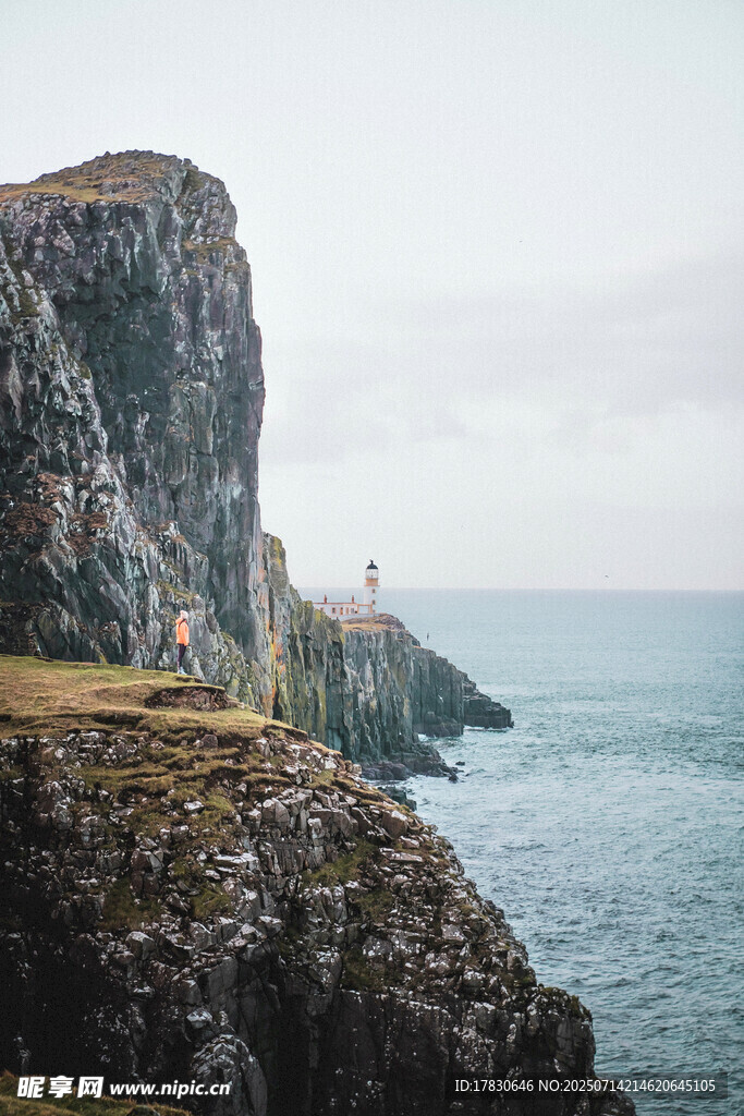 懸崖邊的壯闊海景