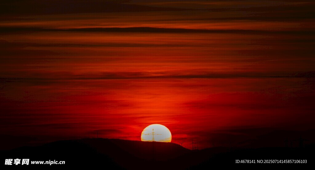 夕陽(yáng)西下的壯麗景象