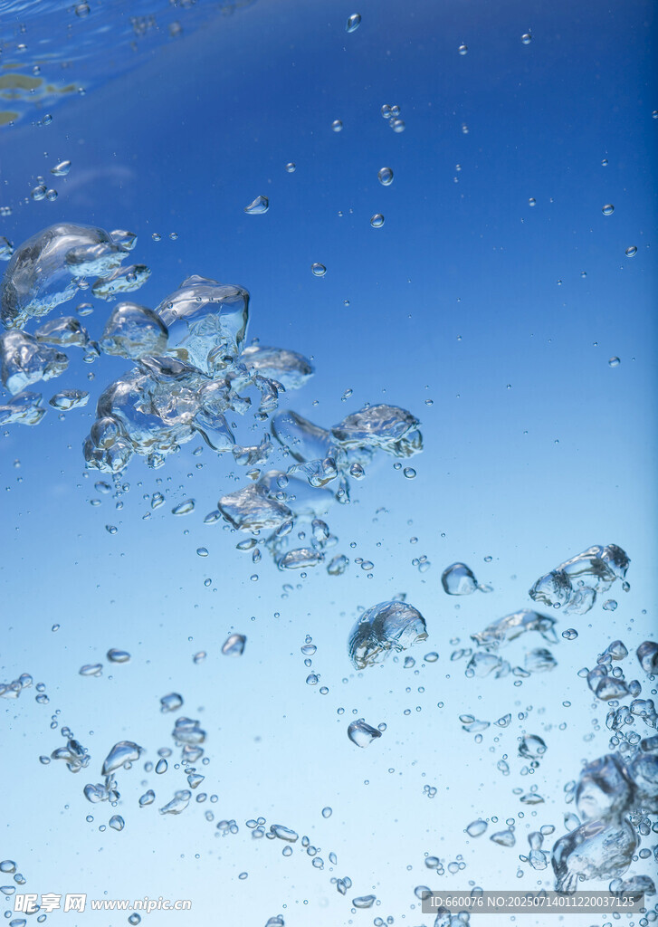 水中氣泡升騰畫面