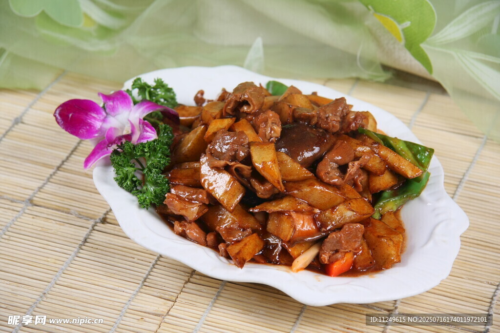 小土豆燒牛肉