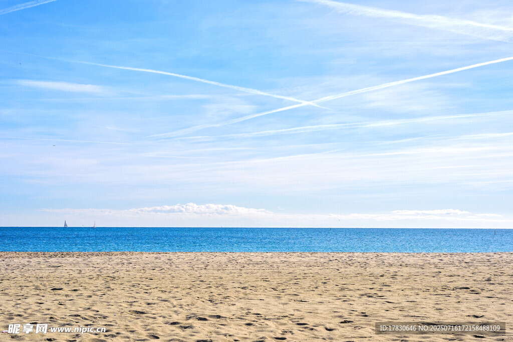 藍(lán)天沙灘海景圖