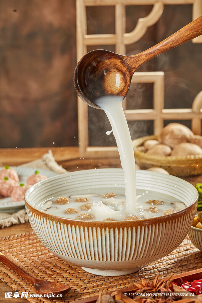 傳統(tǒng)美食熬制現(xiàn)場(chǎng)