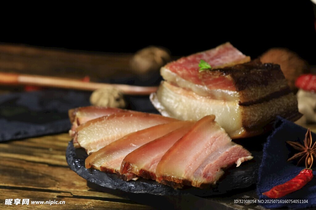 美味切片臘肉誘人呈現(xiàn)