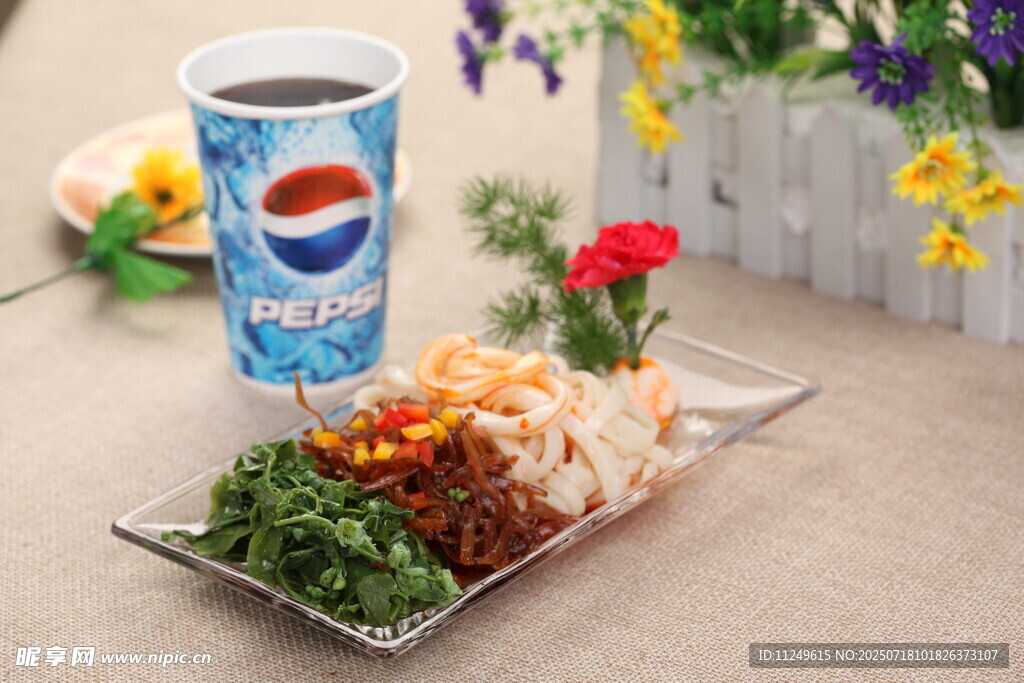 珍珠花丁香魚(yú)拌米皮