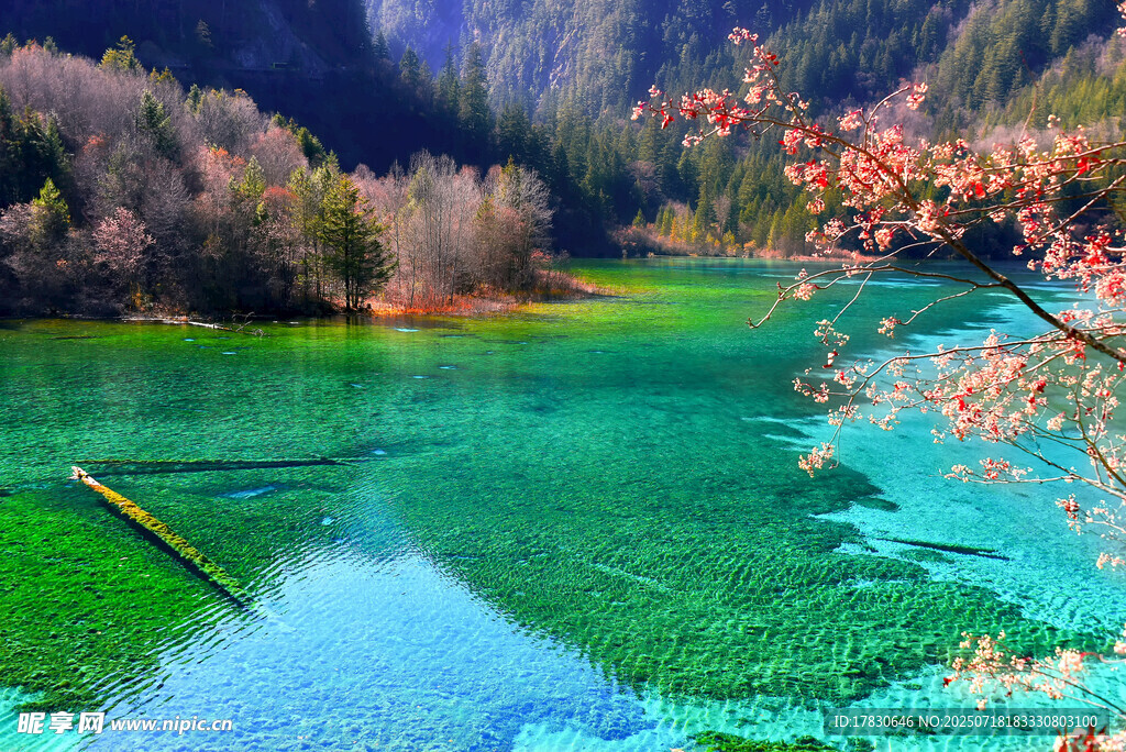 夢幻山水間的絕美湖景