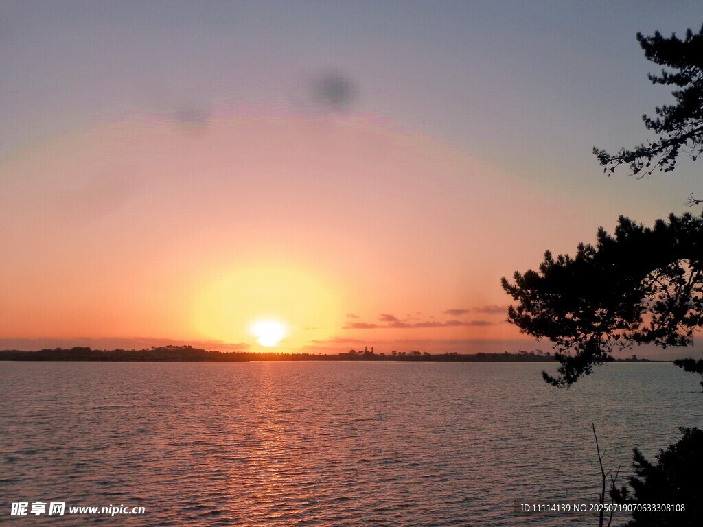 海濱日落美景
