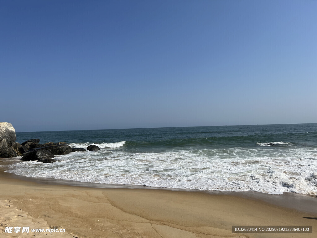 海邊美景 海浪拍岸