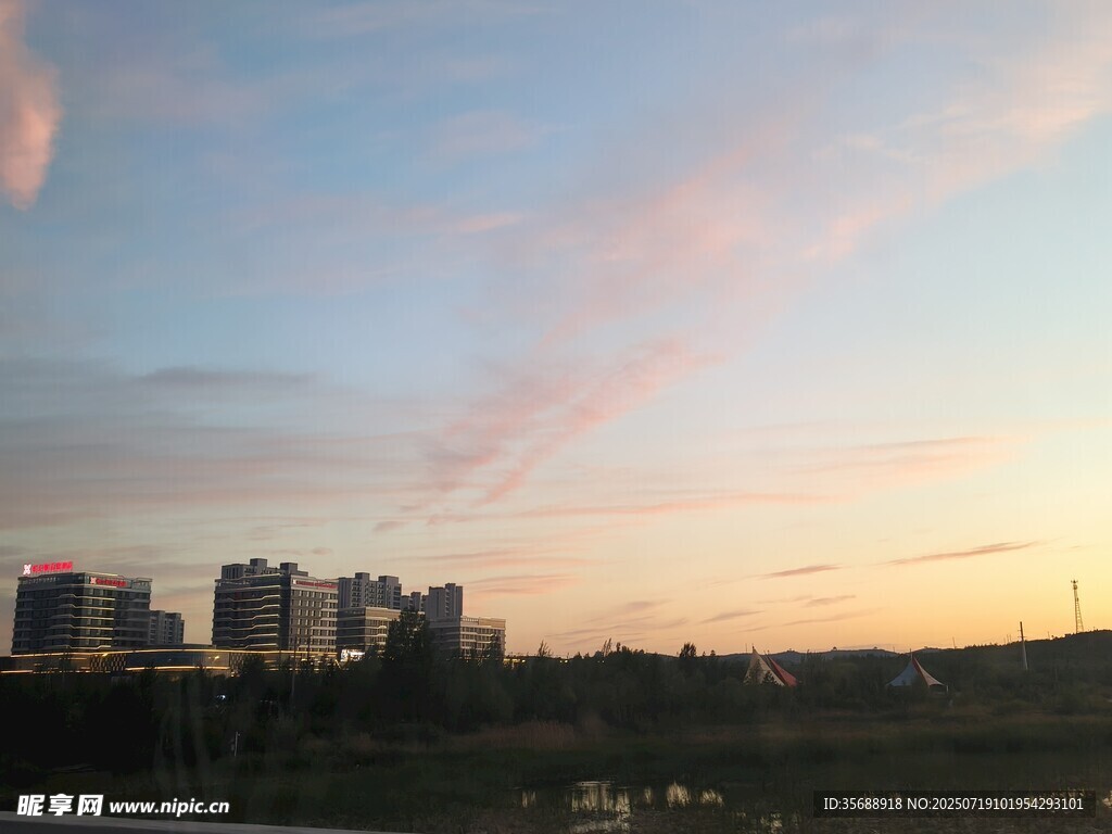 城市黃昏美景