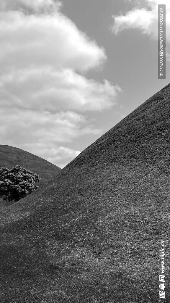 黑白山丘風(fēng)景