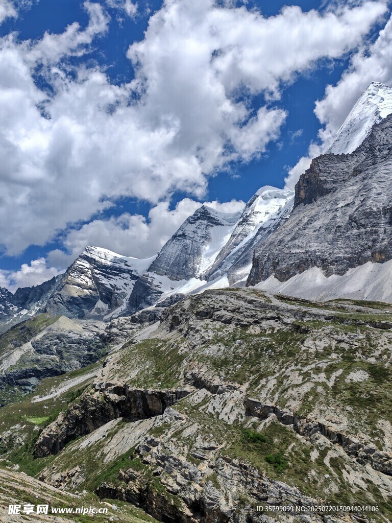 壯麗高山云海美景