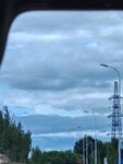 車窗外的湖景與天空