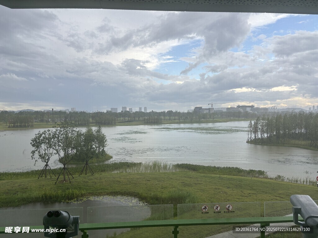 湖畔風光