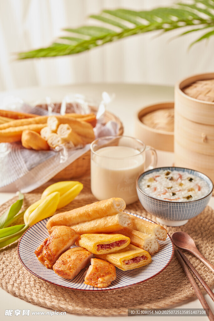 中式早餐美食組合展示