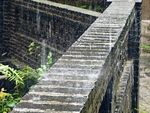 雨中石階 滴落的詩意