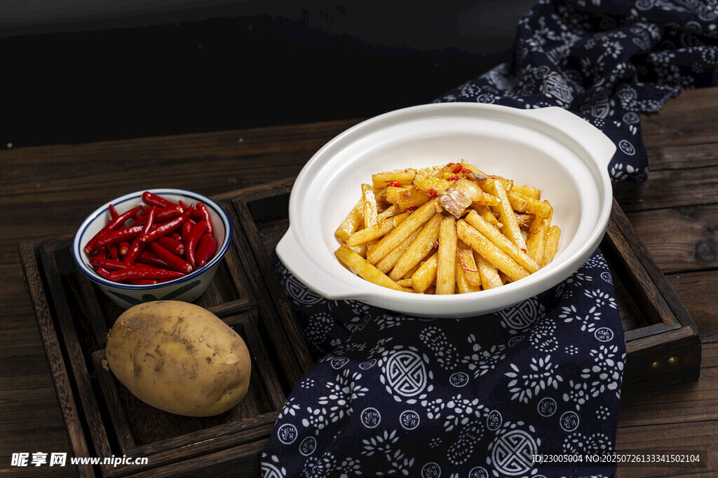 美味薯?xiàng)l配多樣食材