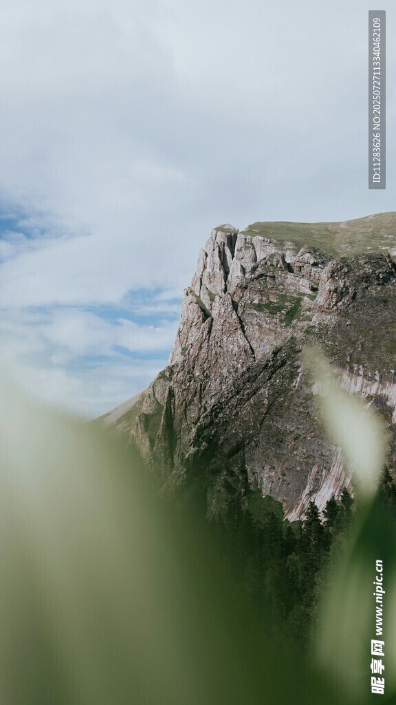 山巔遠(yuǎn)景