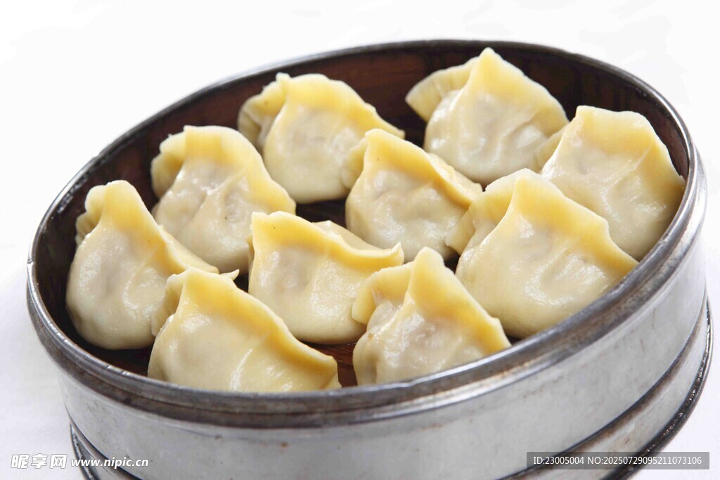 蒸籠里的美味餃子