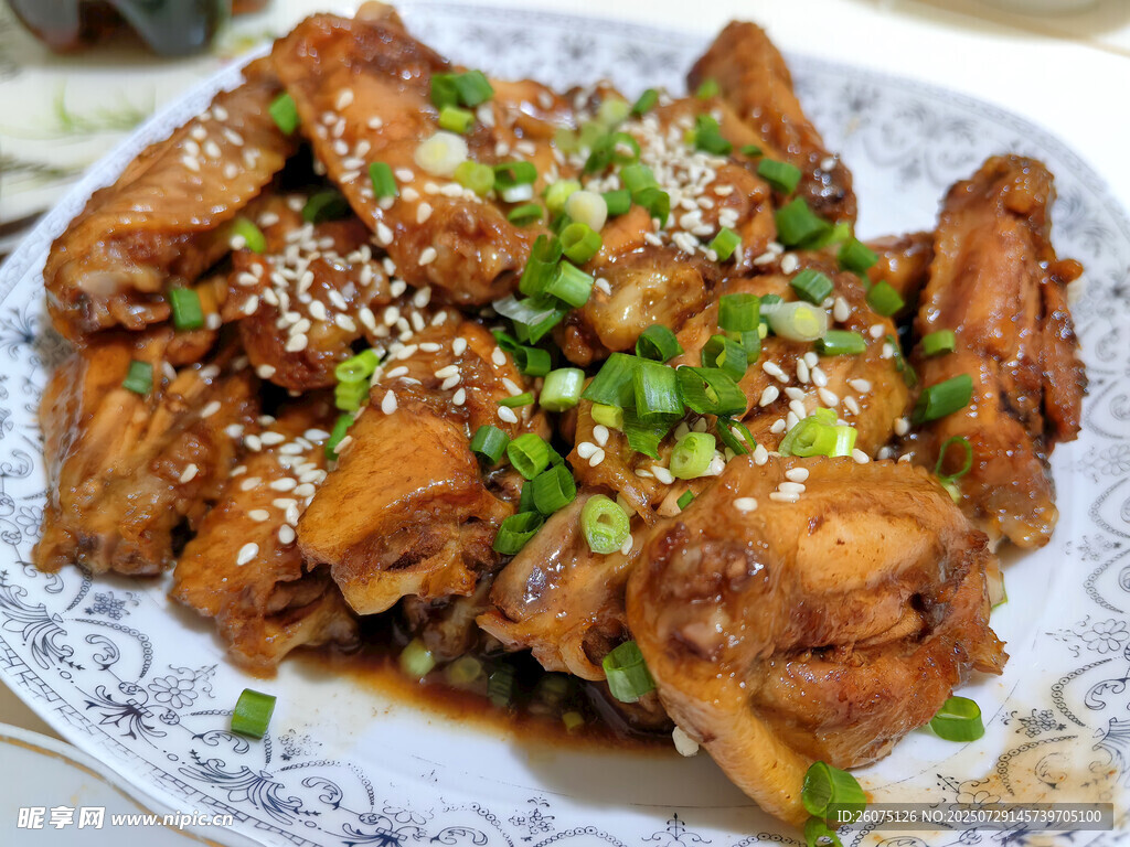 美味醬汁雞翅尖