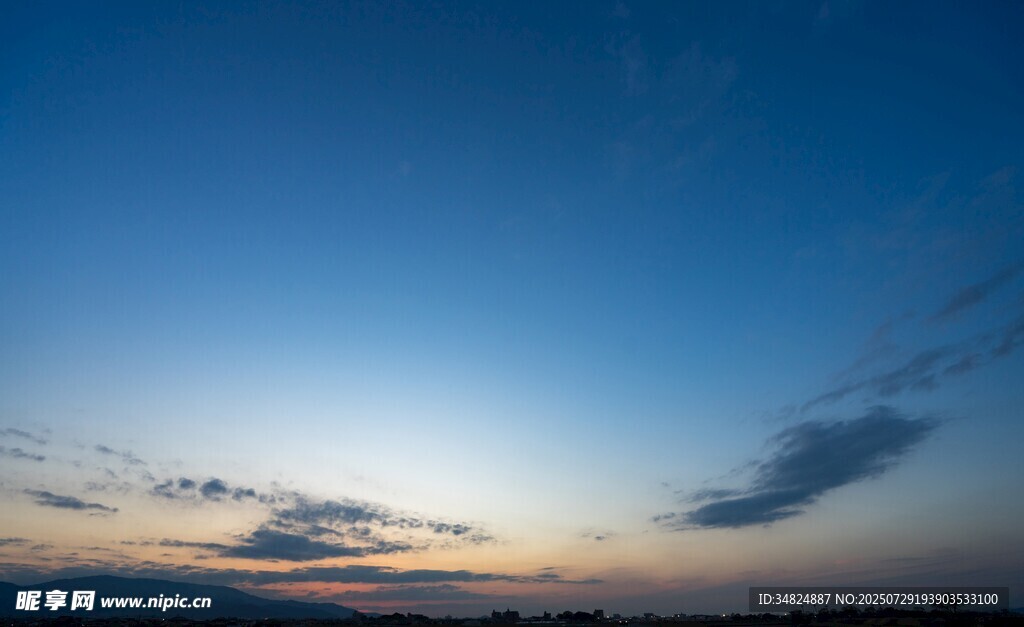 黃昏時(shí)分的美麗天空