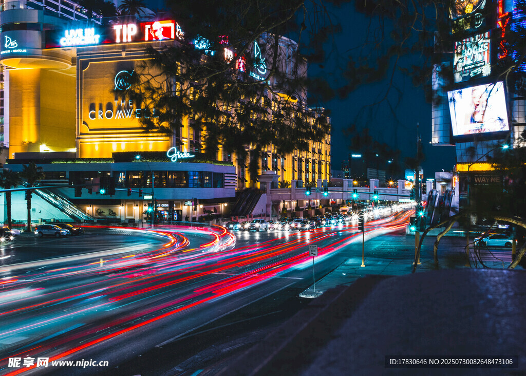 城市夜景車流燈光璀璨