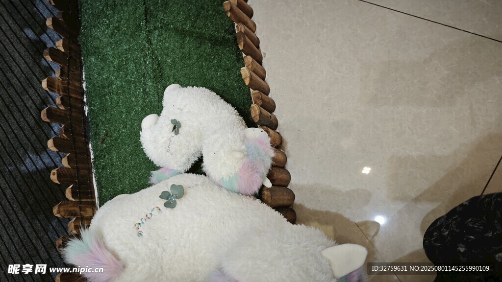 可愛毛絨玩具懸掛展示
