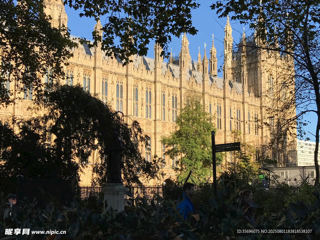 古老宏偉的英式建筑景觀