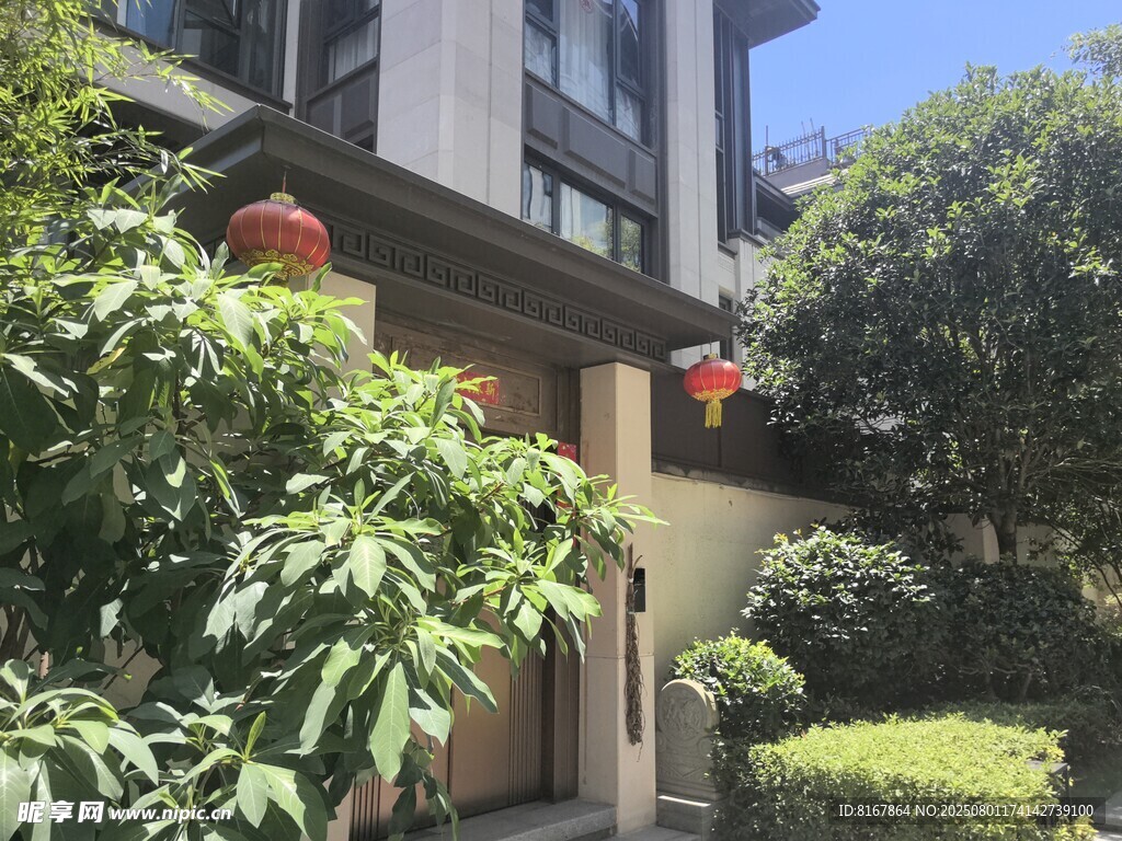 綠植環(huán)繞的雅致住宅