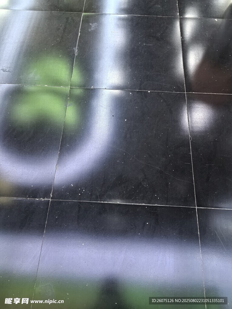 黑色瓷磚地面細(xì)節(jié)展示