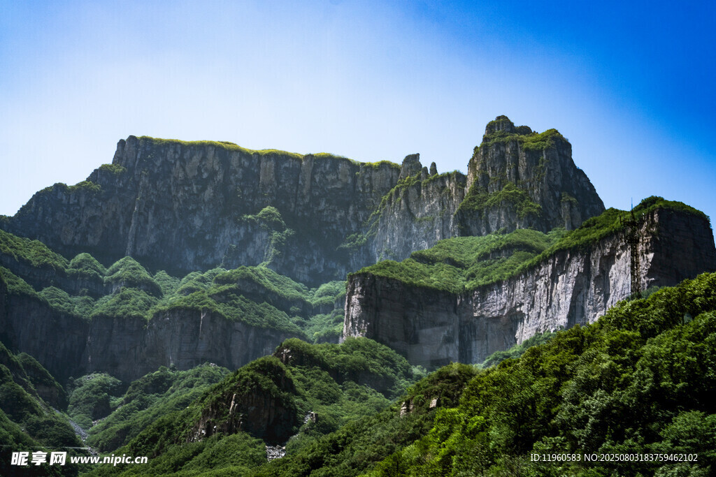 壯麗青山景觀