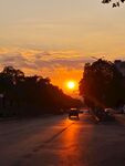 夕陽下的城市道路美景