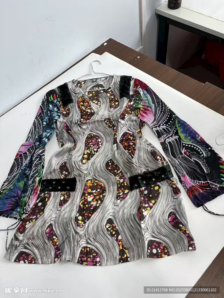 多彩印花布料展示