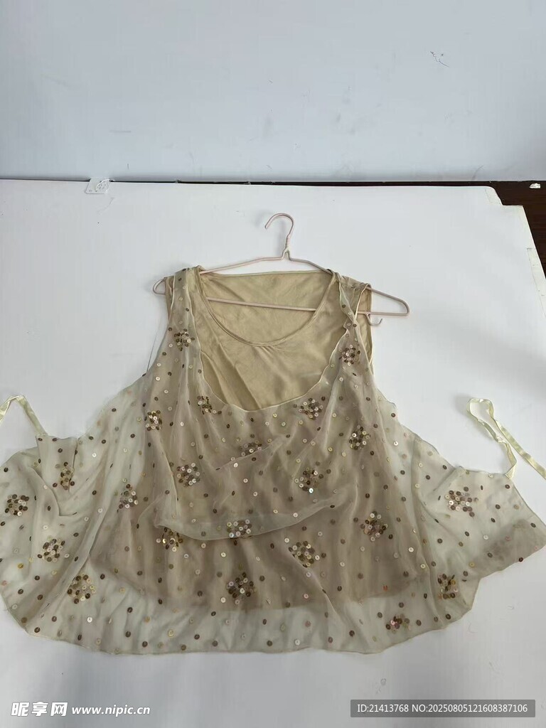 復古蕾絲連衣裙展示