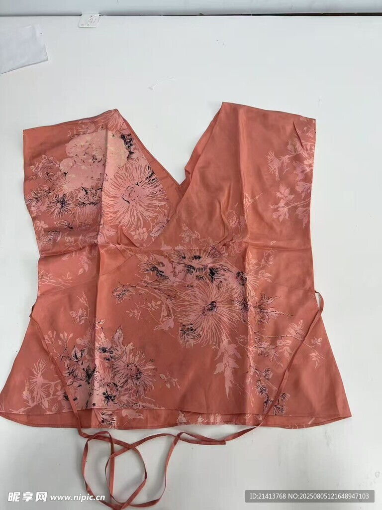 復古刺繡紅上衣