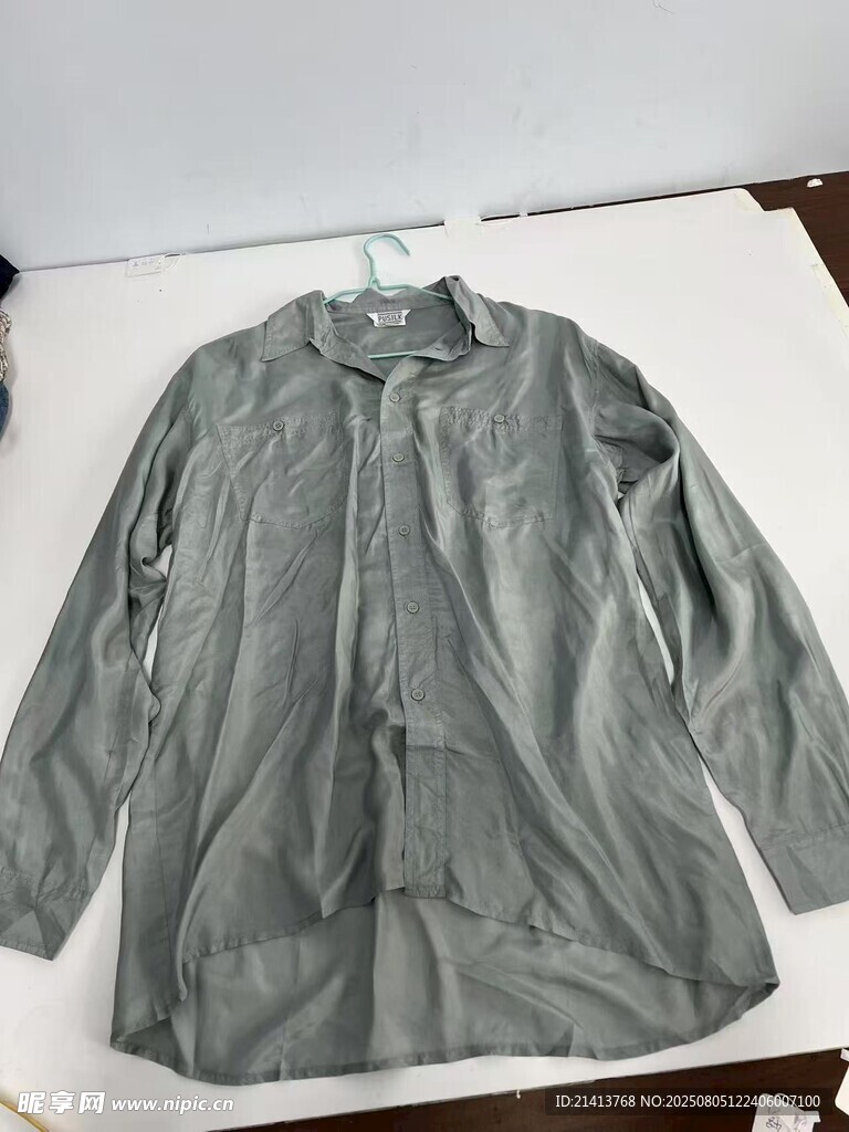 灰色長袖開衫上衣展示