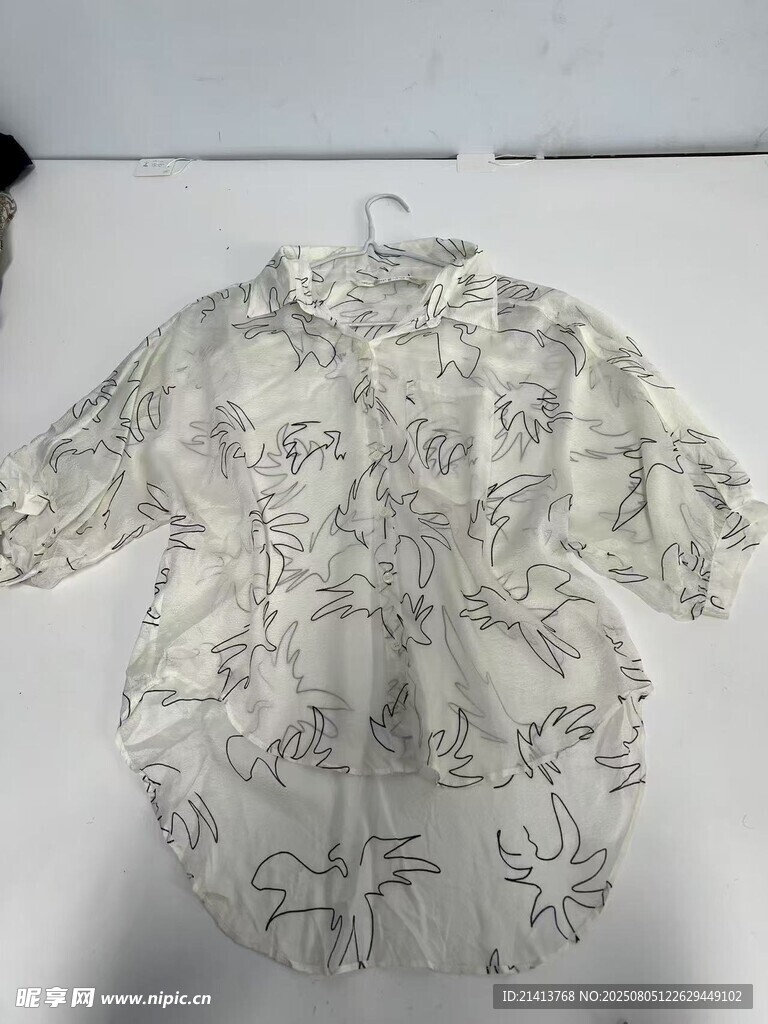 印花中袖上衣展示