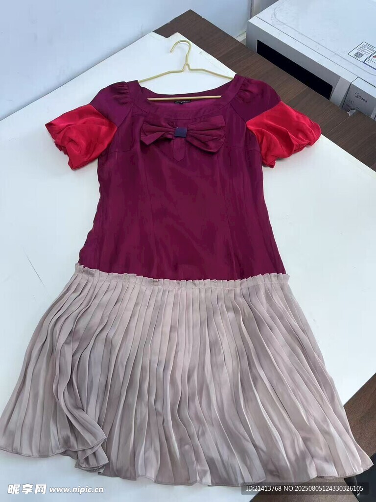 女童拼接連衣裙展示