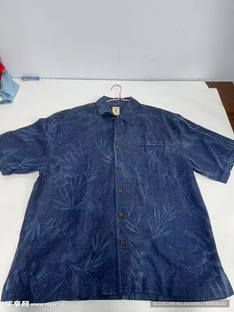 藍(lán)色花紋短袖上衣展示
