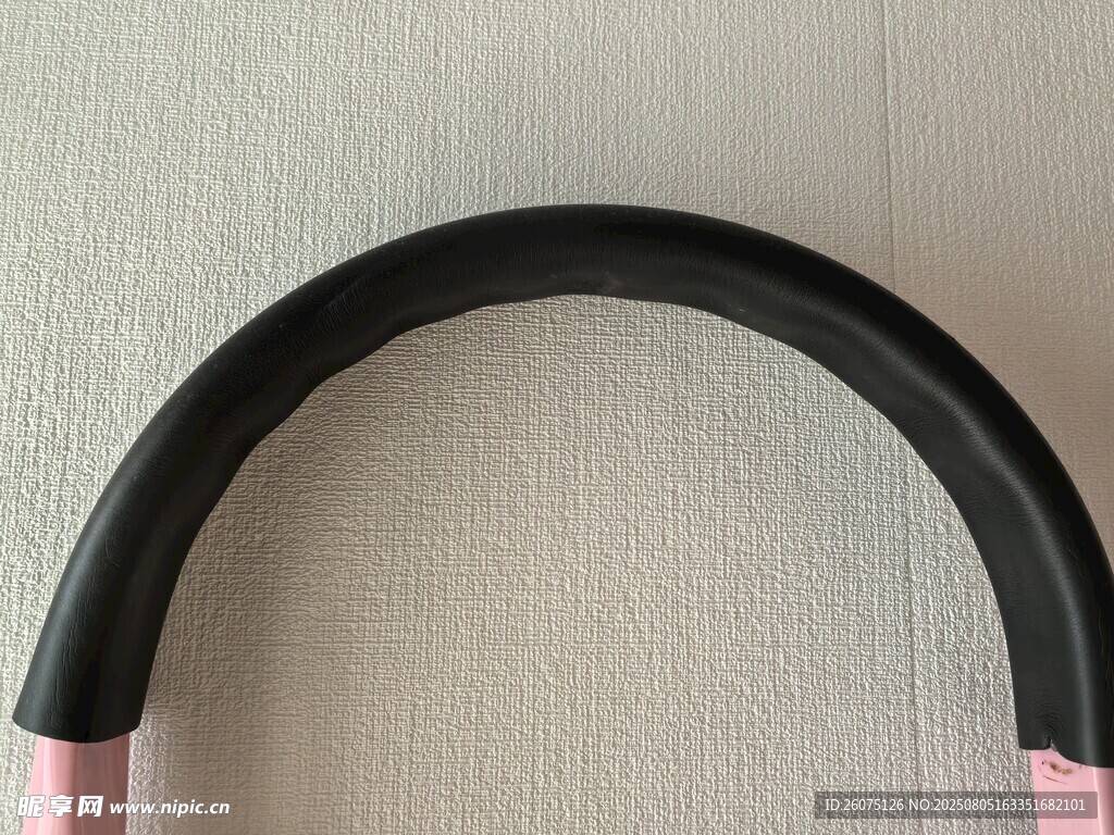 粉色黑色拼接樓梯手柄